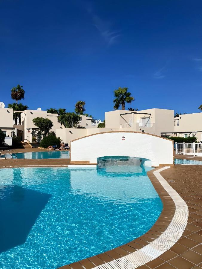 Red Hibiscus Corralejo Irent Fuerteventura Apartment Exterior photo