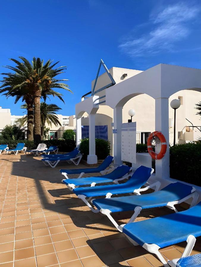 Red Hibiscus Corralejo Irent Fuerteventura Apartment Exterior photo