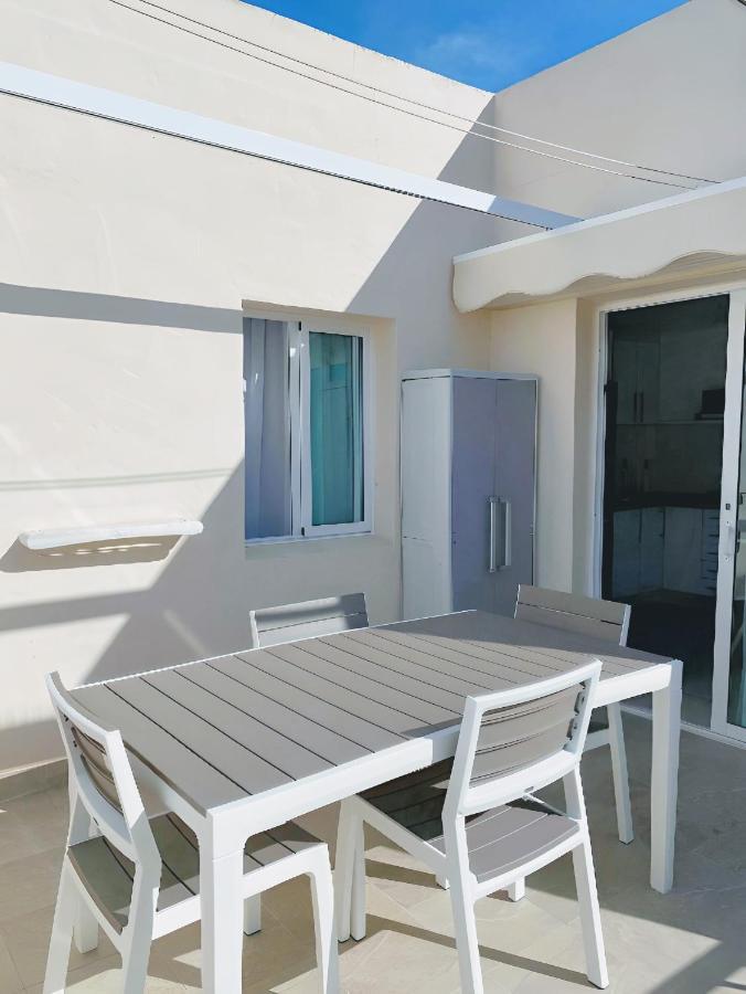 Red Hibiscus Corralejo Irent Fuerteventura Apartment Exterior photo